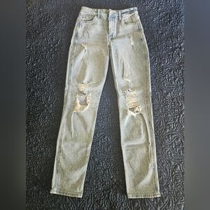 Hollister - Light Blue Ultra High-Rise Mom Jeans